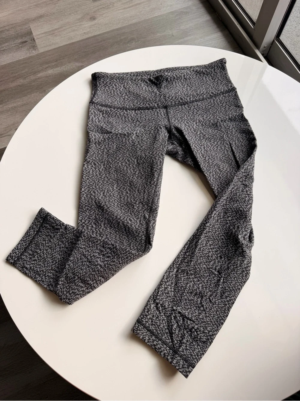 lululemon Heathered Gray Active Leggings size 6